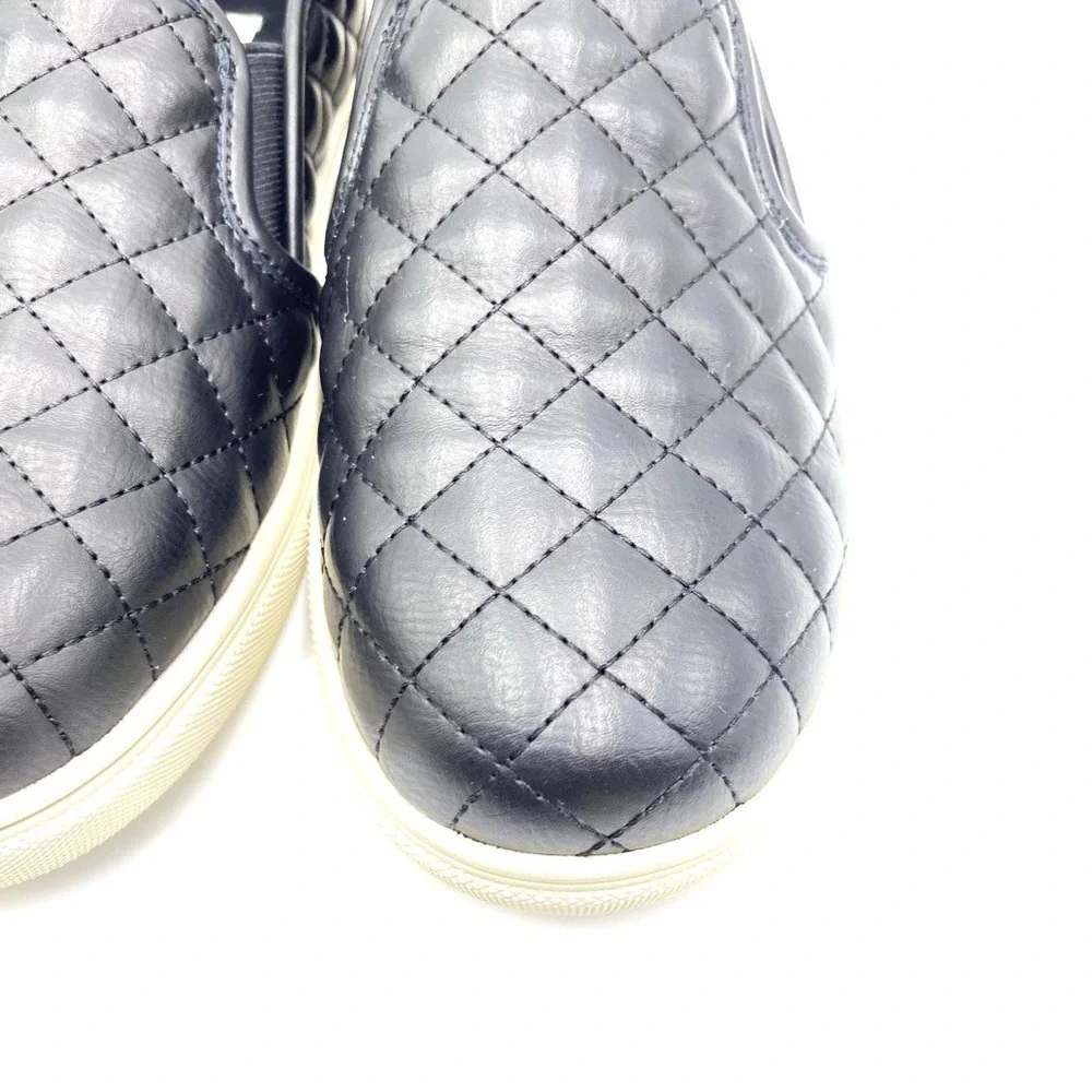 7.5W 7.5 WIDE Steve Madden Black Faux Vegan Quilted Leather Sneakers Shoes